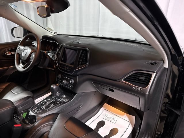 Used 2022 Jeep Cherokee Latitude Lux w/ Mopar Interior Package AWD/4WD image 37