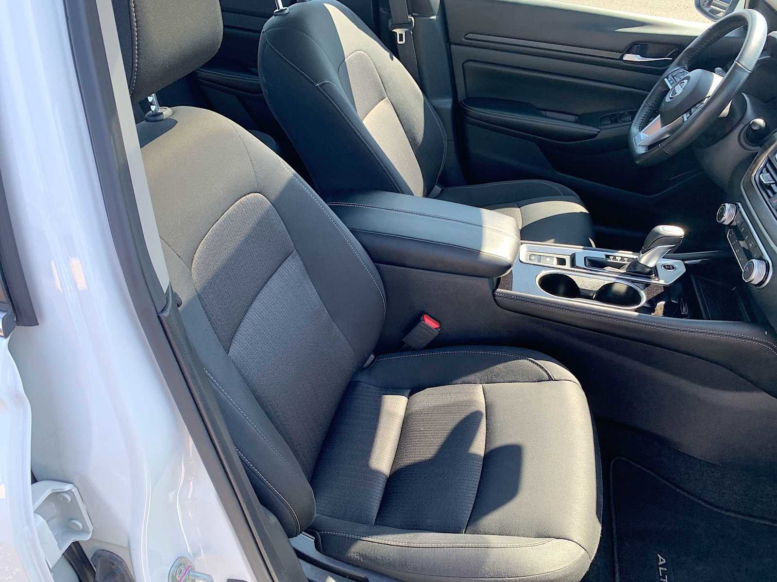 Used 2024 Nissan Altima 2.5 SV w/ SV Premium Package image 27