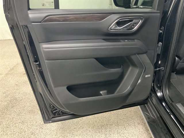 Used 2024 Chevrolet Suburban LT AWD/4WD image 19