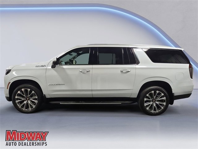 New 2026 Chevrolet Suburban High Country image 2