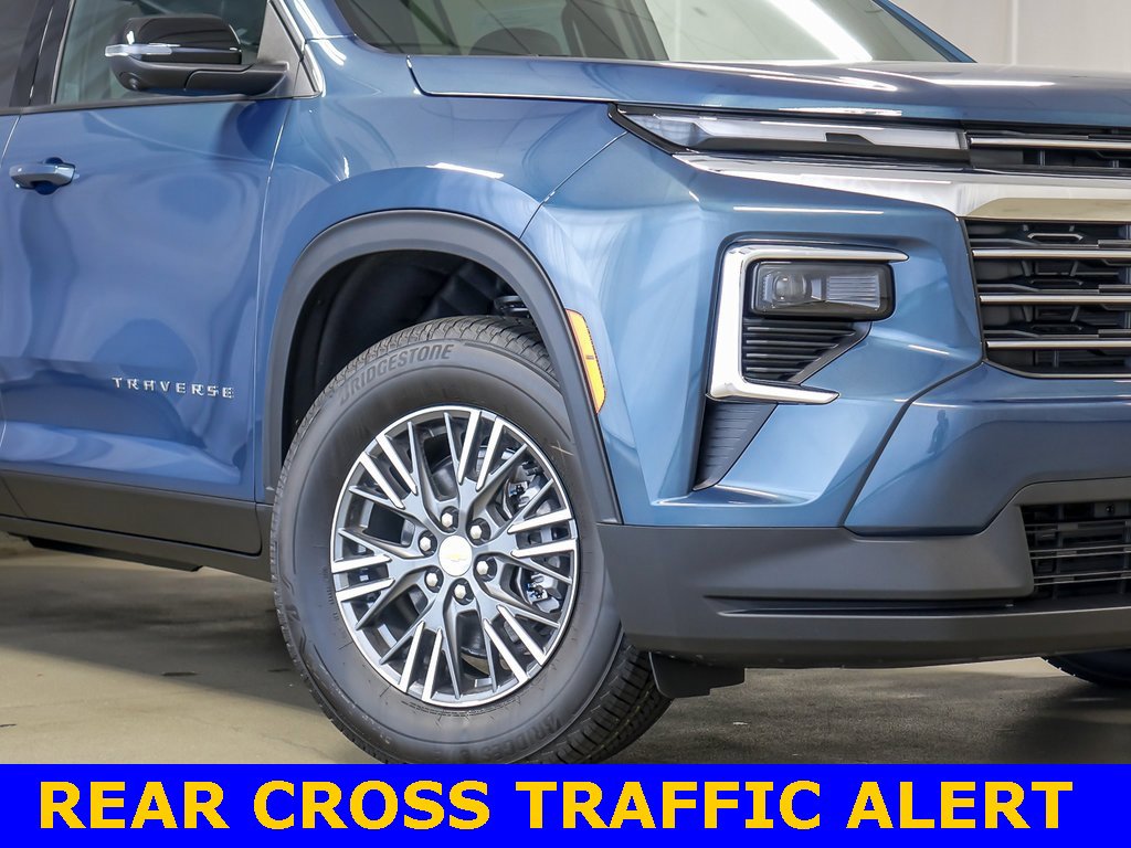 New 2026 Chevrolet Traverse LT w/ Driver Confidence Package image 4