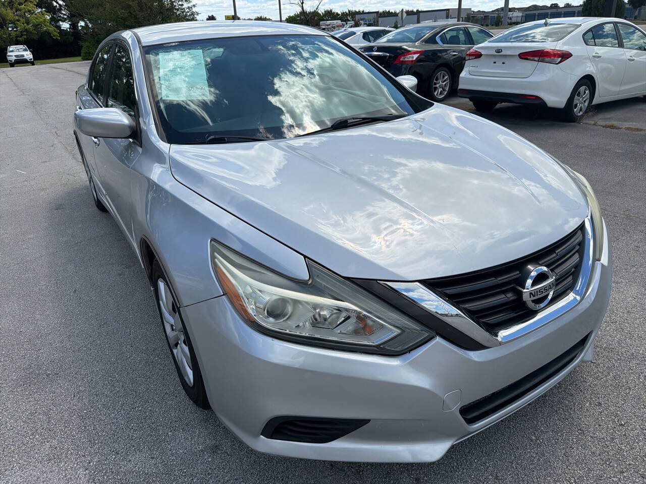 Used 2016 Nissan Altima 2.5 S w/ Power Driver Seat Package FWD image 3