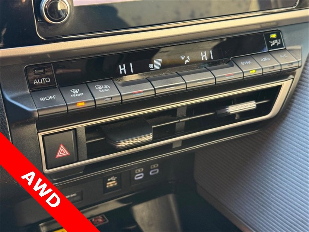 Used 2025 Toyota Camry LE image 28