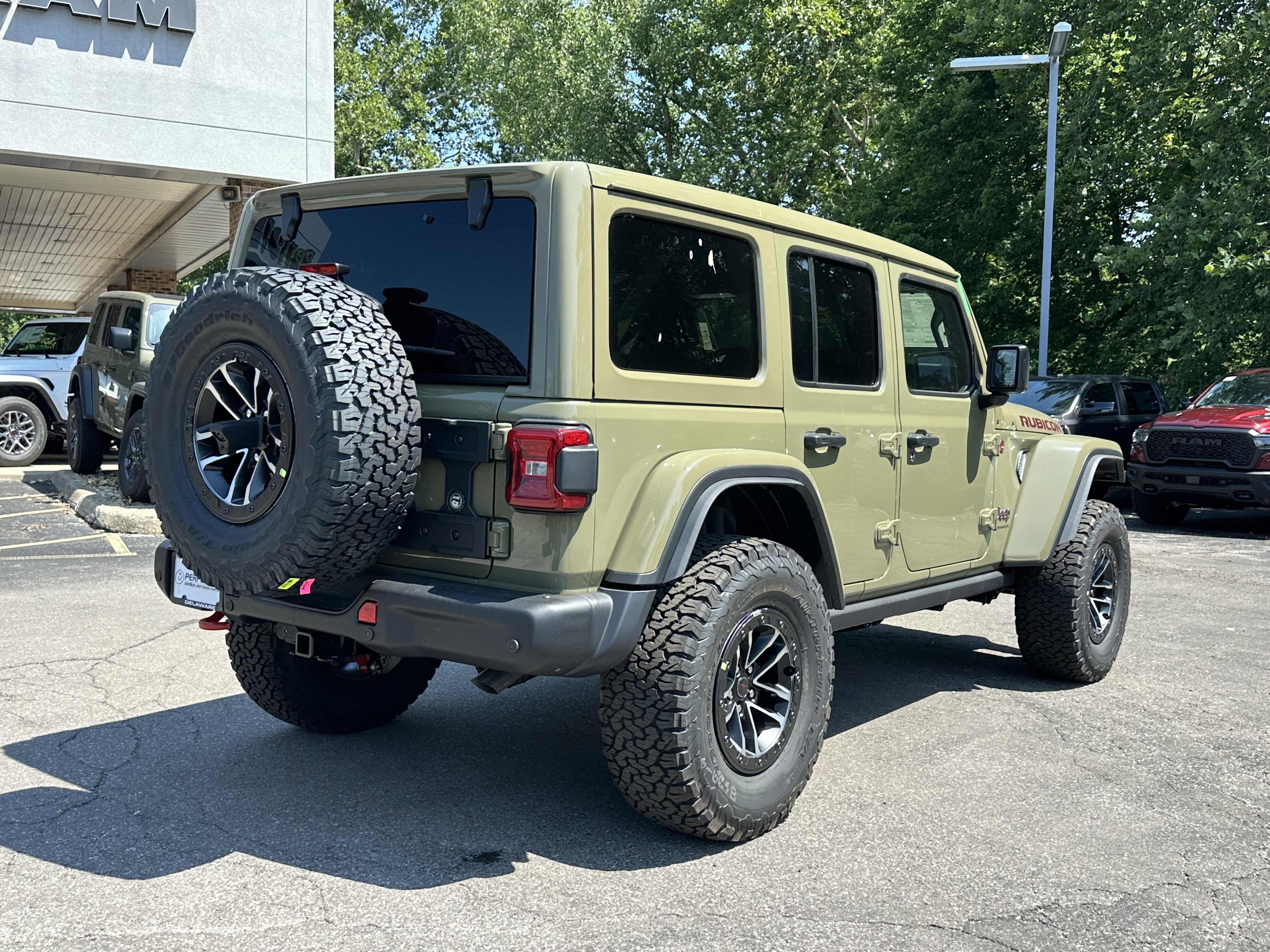 New 2025 Jeep Wrangler Unlimited Rubicon image 18