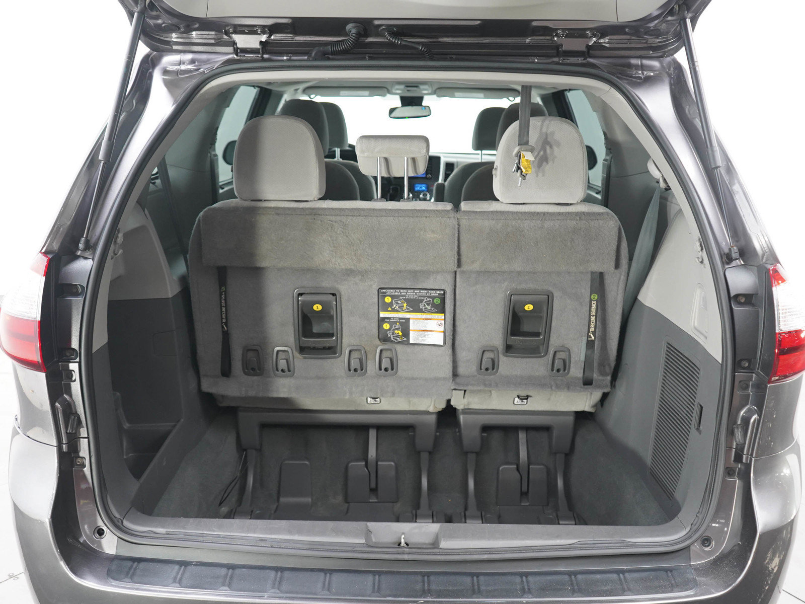 Used 2020 Toyota Sienna LE AWD/4WD image 17