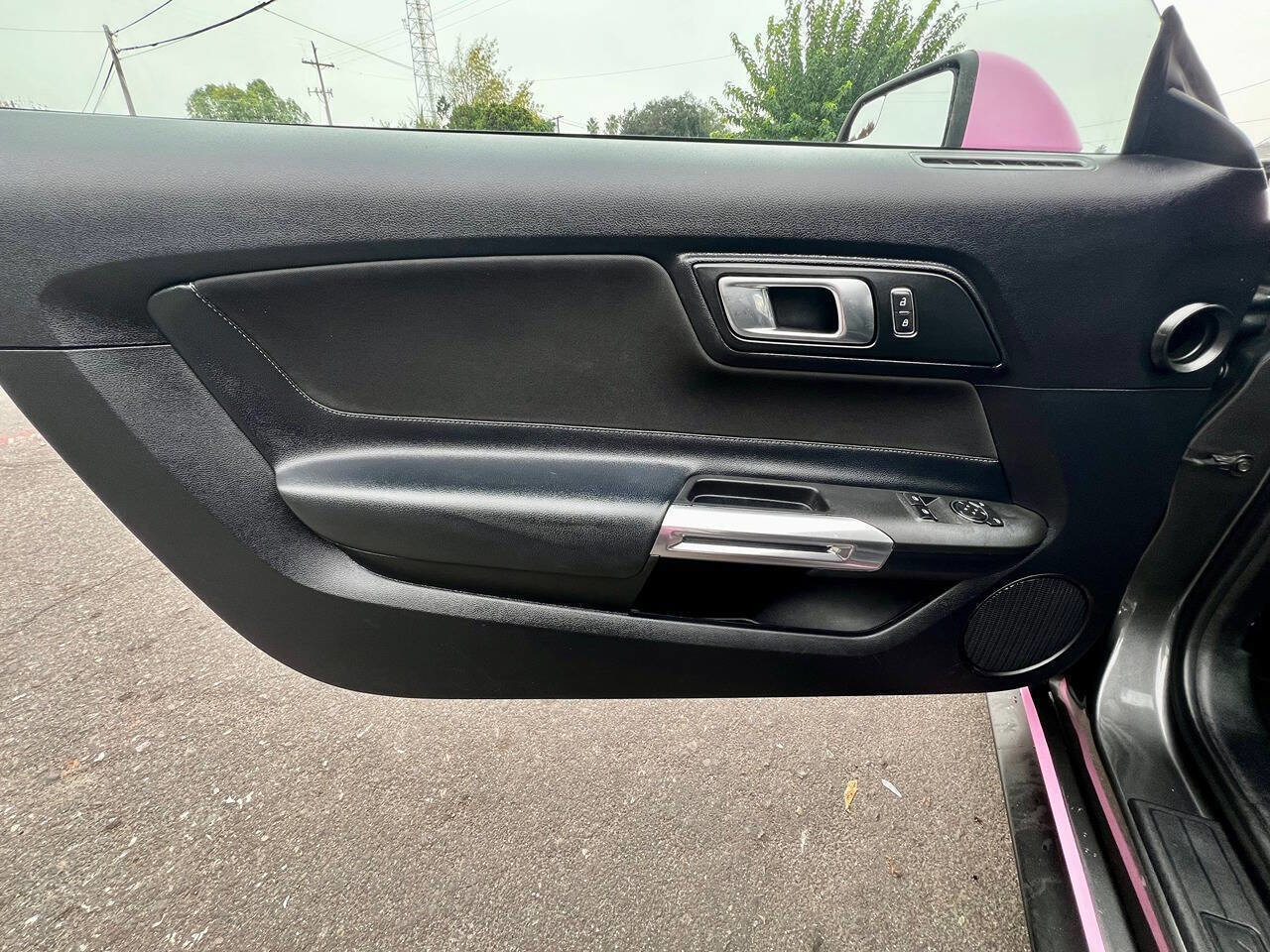 Used 2018 Ford Mustang Coupe image 17