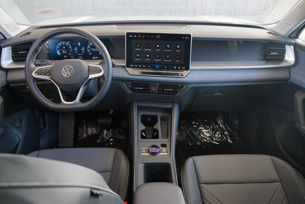 New 2026 Volkswagen Tiguan SE FWD image 8