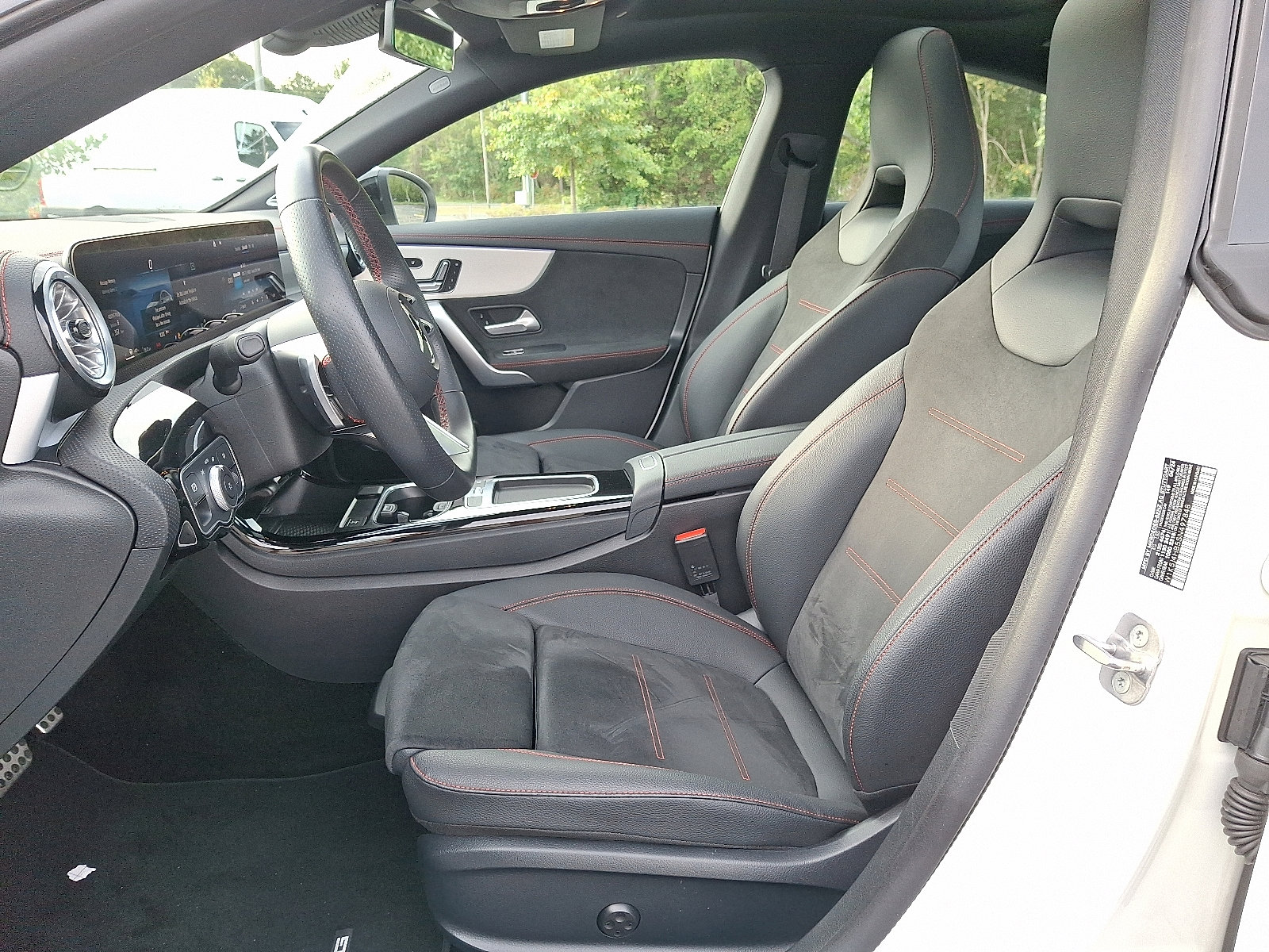 Certified 2025 Mercedes-Benz CLA 250 4MATIC image 13