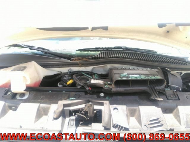 Used 2019 GMC Savana 4500 w/ Driver Convenience Package RWD image 5