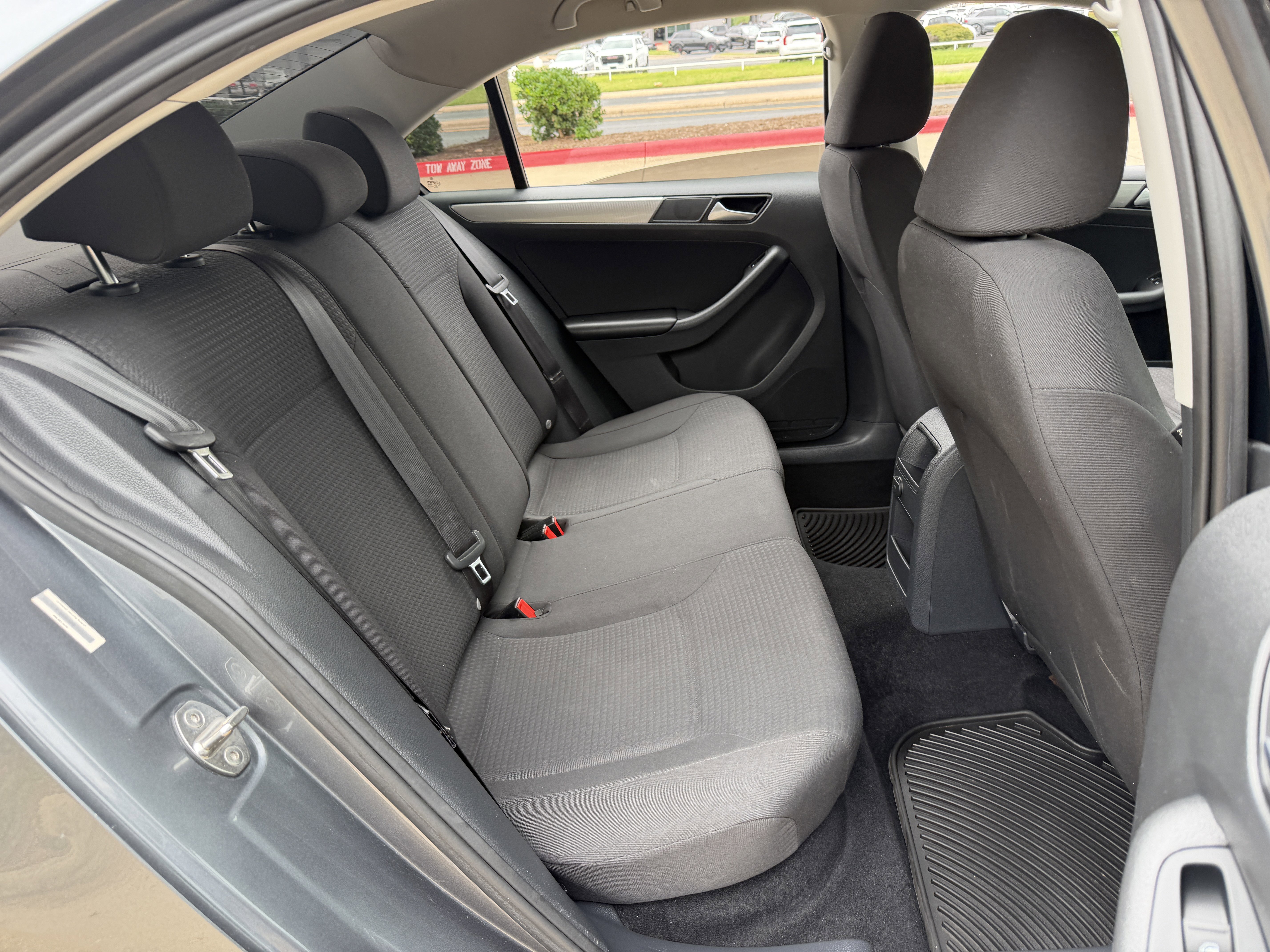 Used 2016 Volkswagen Jetta SE FWD image 14