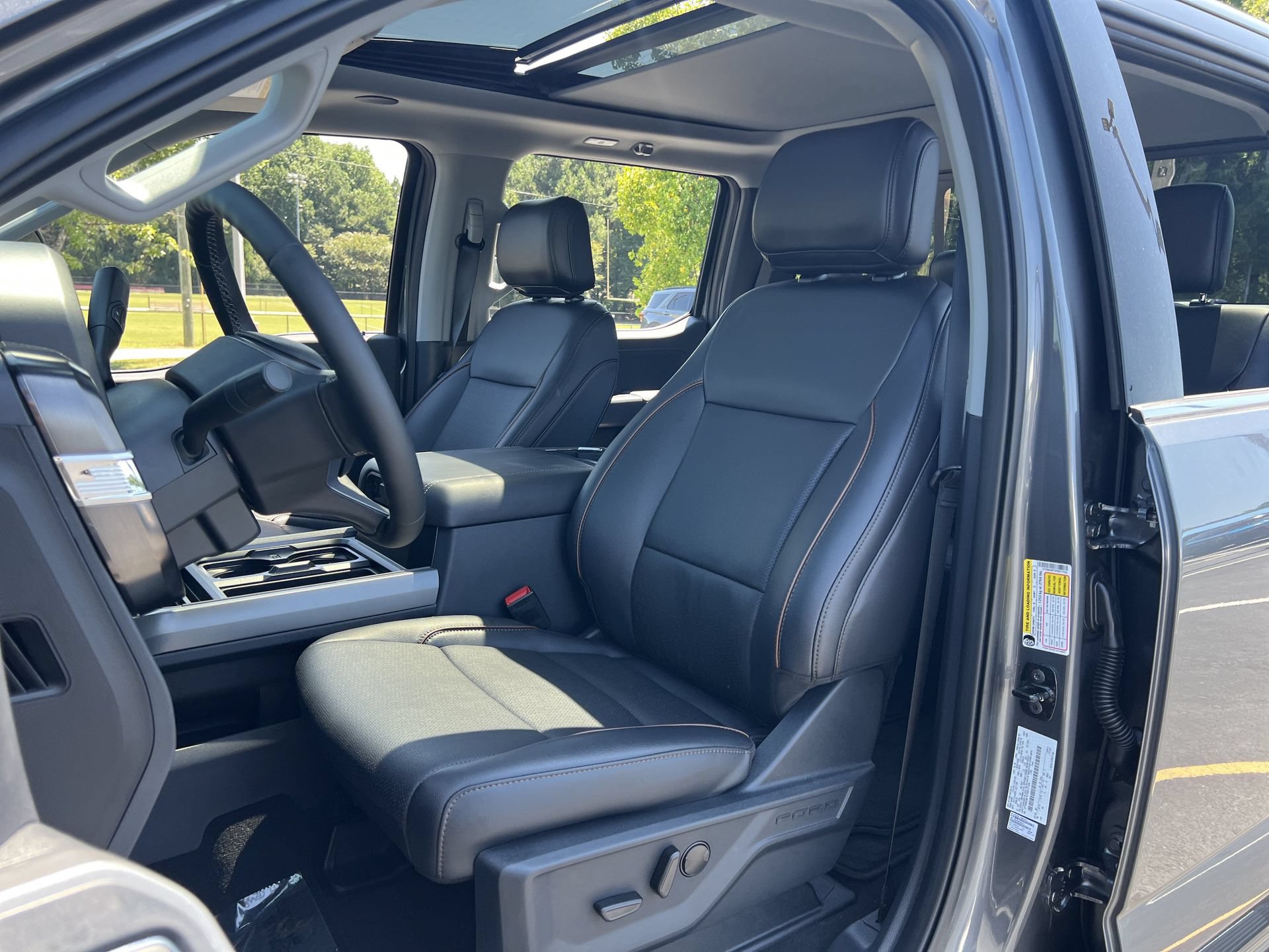 Used 2026 Ford F250 Lariat w/ Lariat Ultimate Package AWD/4WD image 21