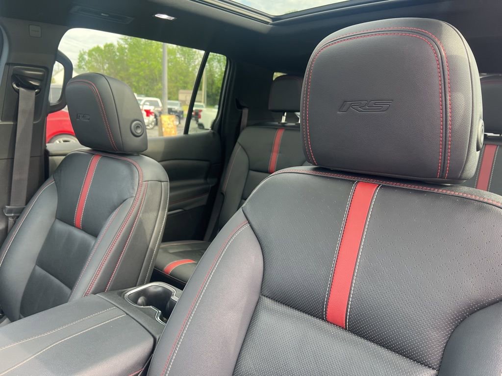 Used 2024 Chevrolet Traverse RS image 8