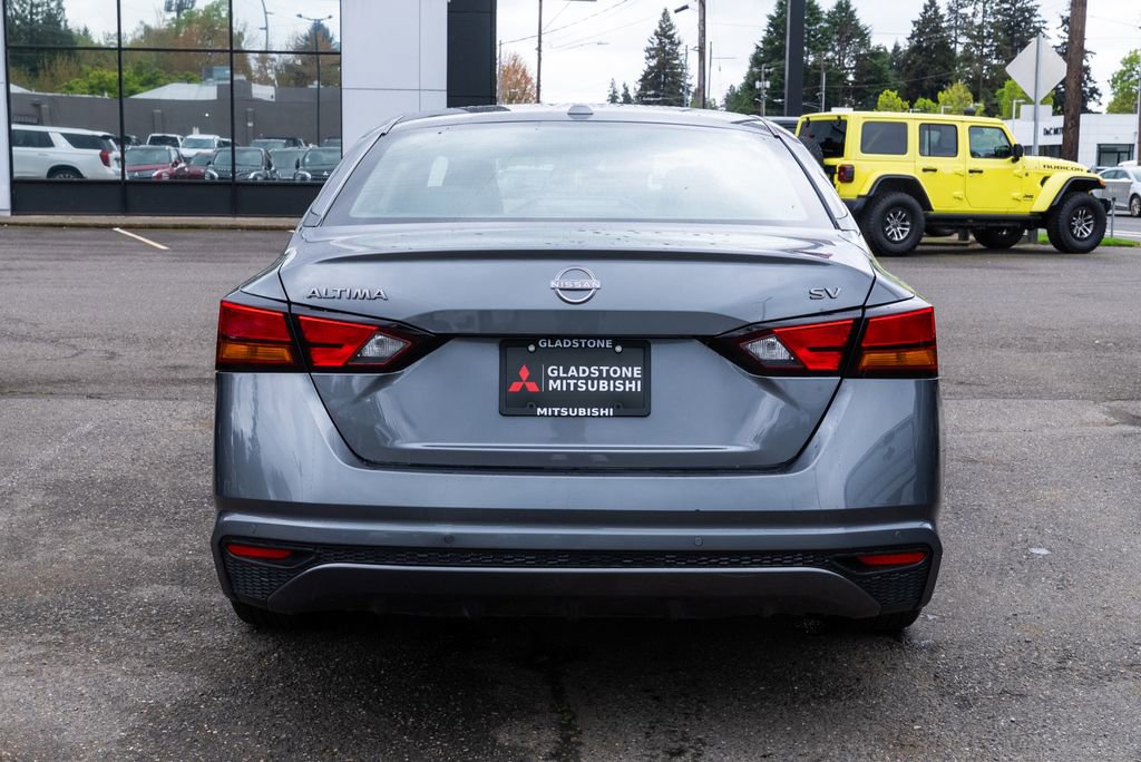 Used 2024 Nissan Altima 2.5 SV FWD image 5