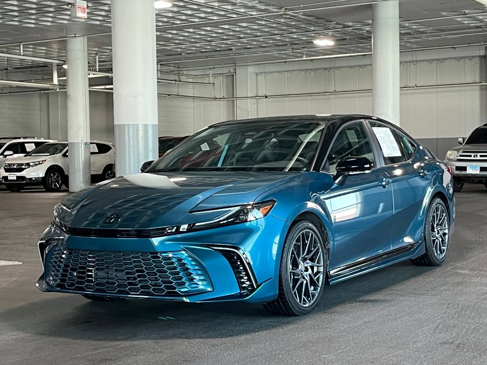 Used 2025 Toyota Camry XSE FWD image 4