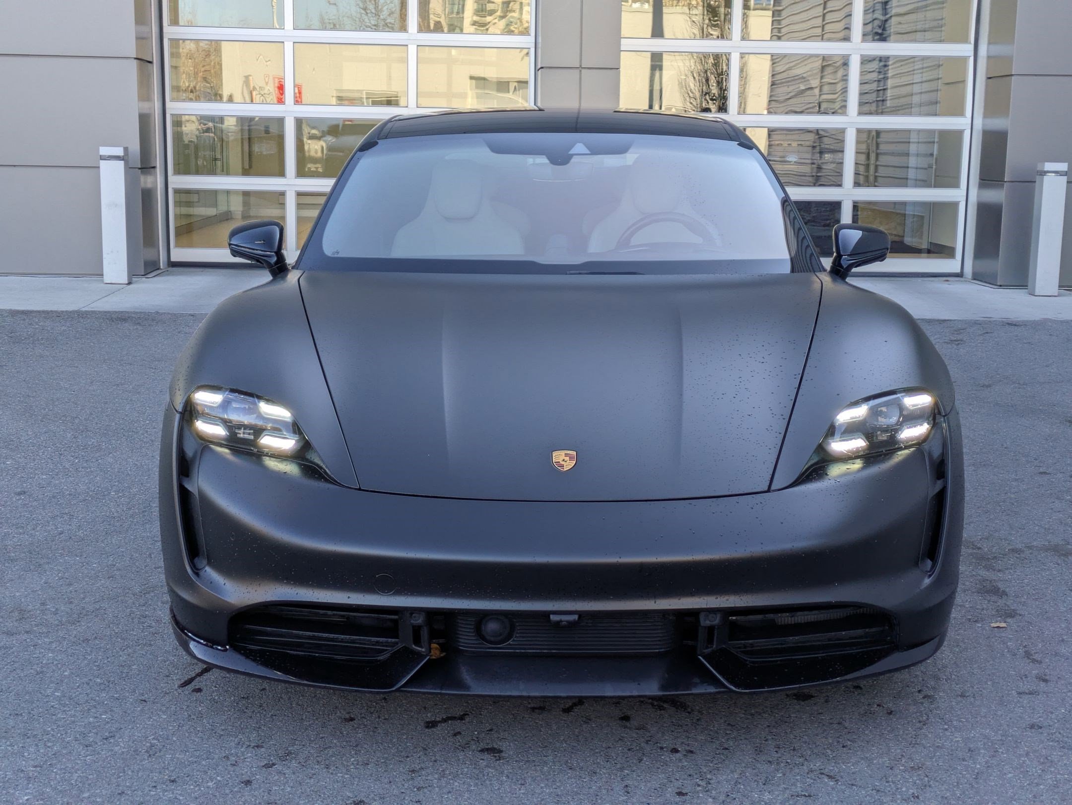 Used 2021 Porsche Taycan Turbo image 9