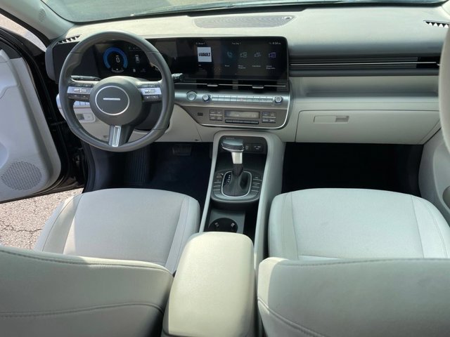 Used 2025 Hyundai Kona SEL AWD/4WD image 6