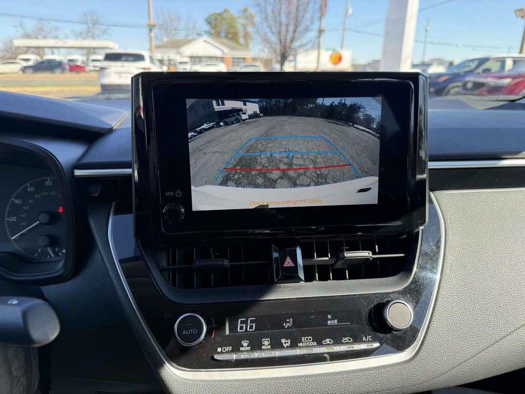 Used 2023 Toyota Corolla LE image 14