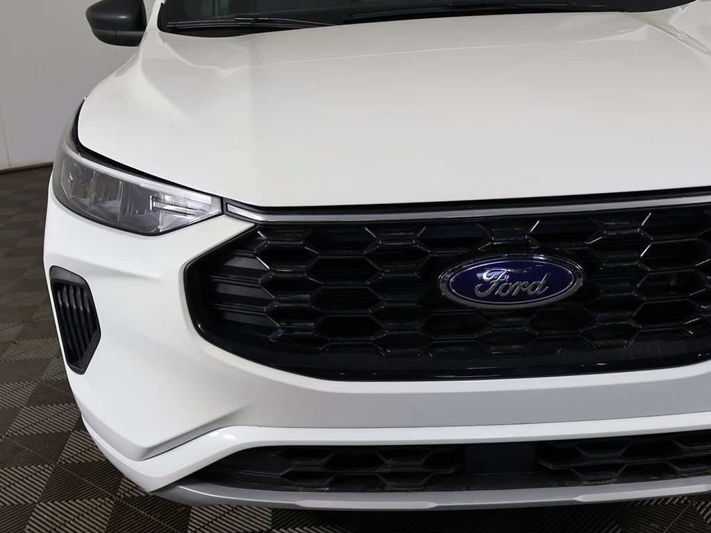 Used 2024 Ford Escape ST-Line w/ Tech Pack #1 AWD/4WD image 13