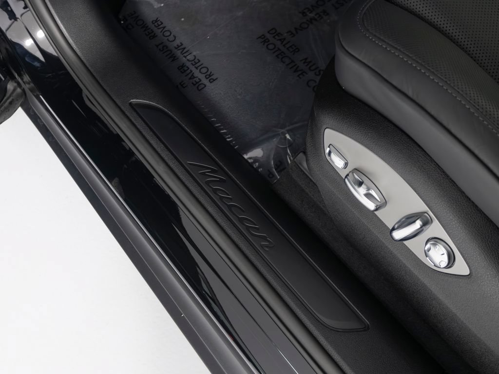 New 2026 Porsche Macan AWD/4WD image 23