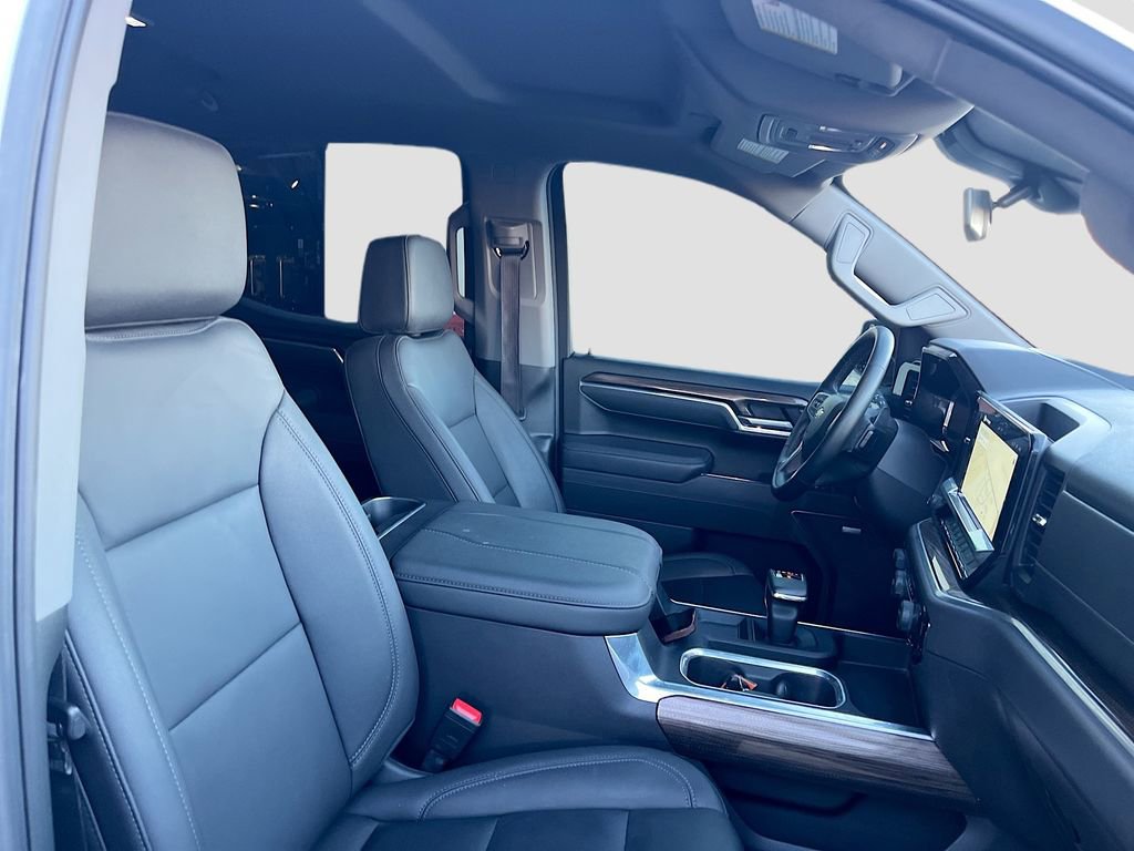 Used 2025 Chevrolet Silverado 1500 LT Trail Boss w/ Convenience Package II image 29