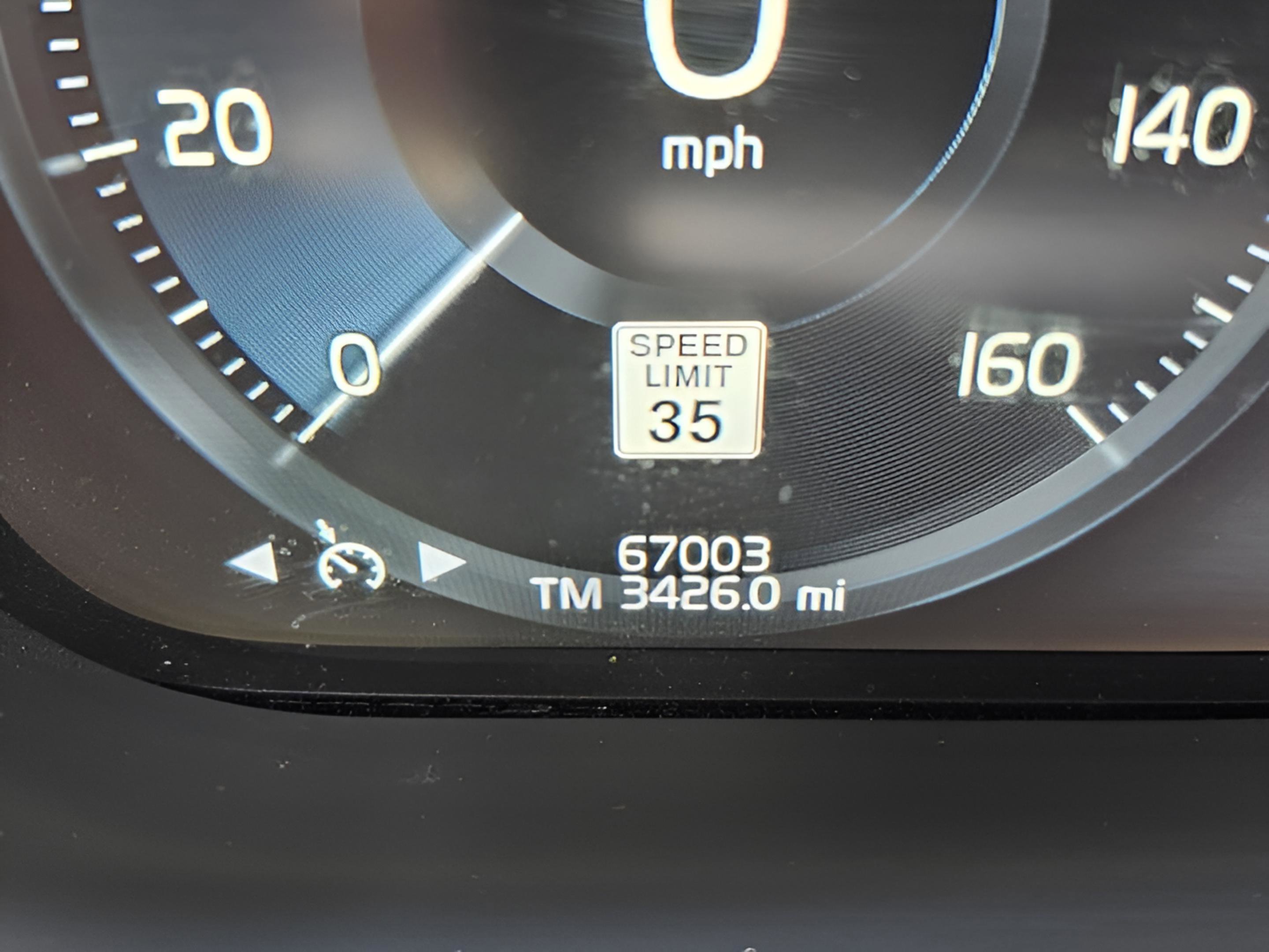 Used 2020 Volvo XC60 T8 Momentum w/ Protection Package Premier image 21