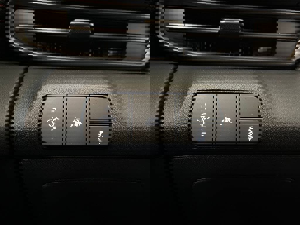 Certified 2023 Hyundai Elantra N Line image 30