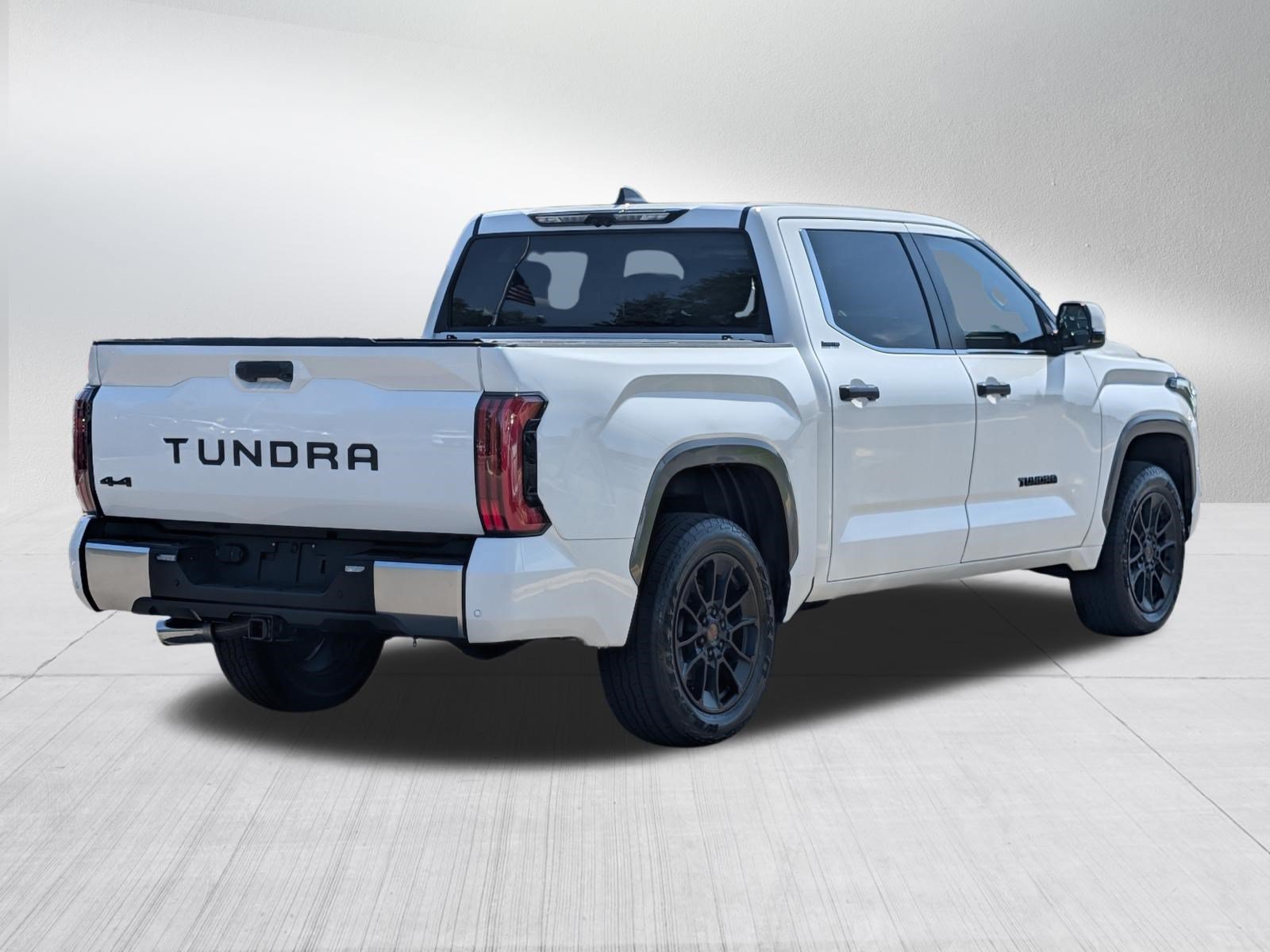 Used 2024 Toyota Tundra Limited AWD/4WD image 7