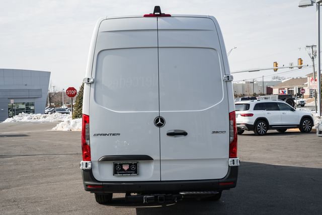 Used 2025 Mercedes-Benz Sprinter 2500 image 6