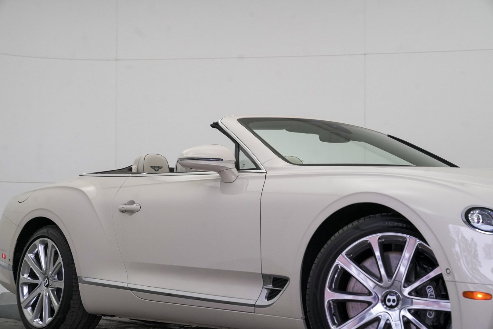 Used 2023 Bentley Continental GT Azure image 69