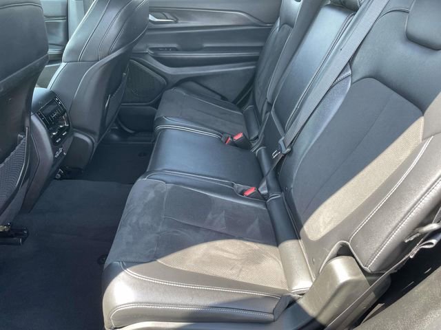 Used 2024 Jeep Grand Cherokee L Laredo image 11