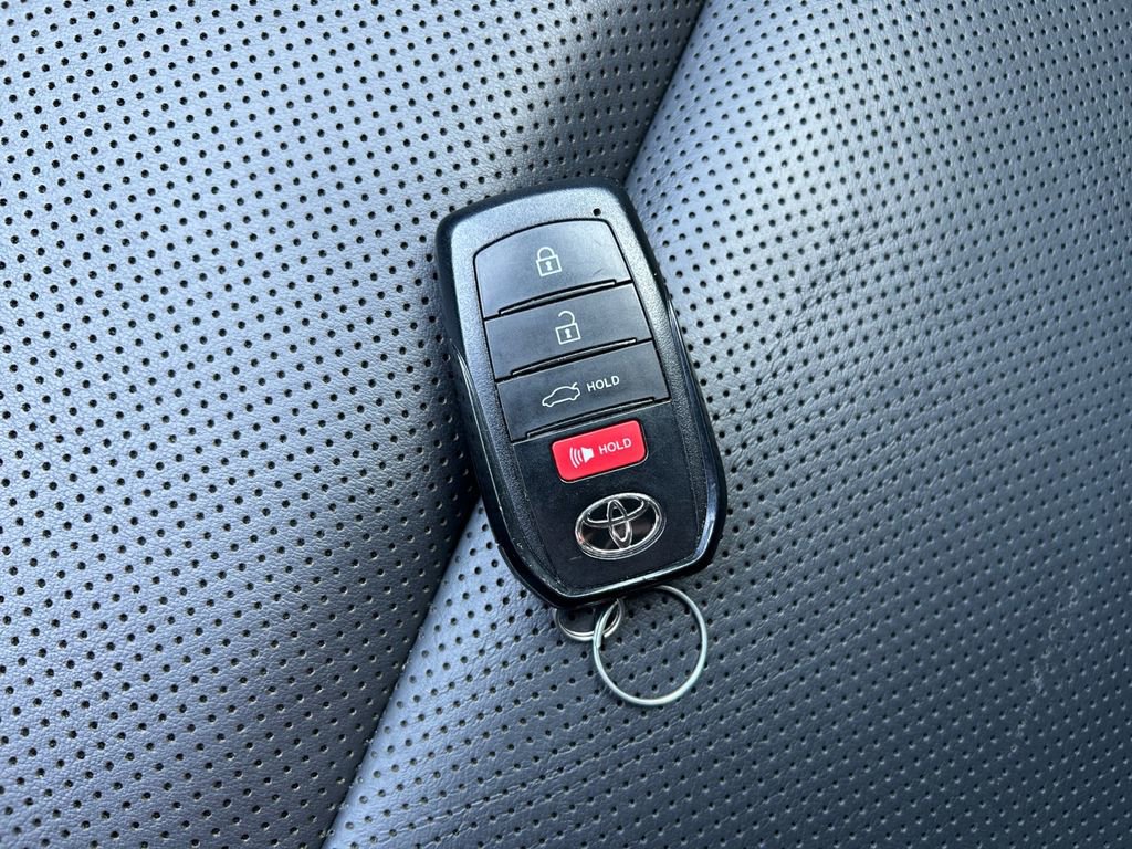 Used 2025 Toyota Crown Platinum image 33