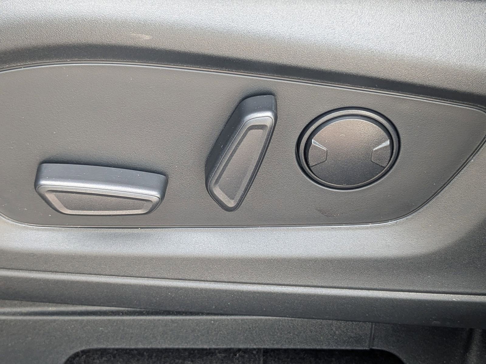 Used 2023 Ford Explorer XLT w/ Equipment Group 202A image 22