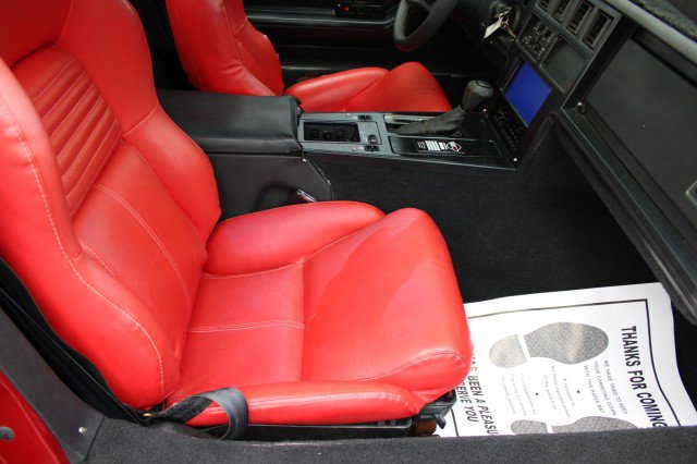Used 1989 Chevrolet Corvette Convertible RWD image 6