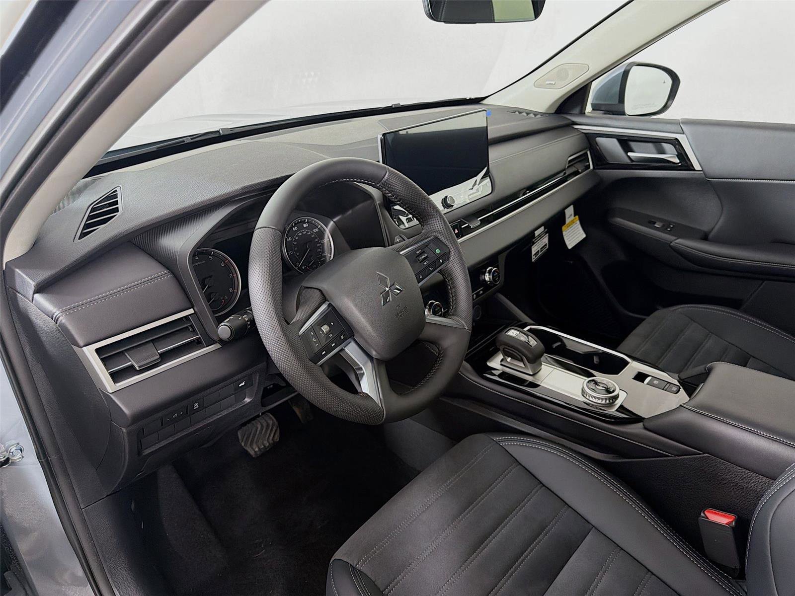 New 2026 Mitsubishi Outlander Ralliart image 9