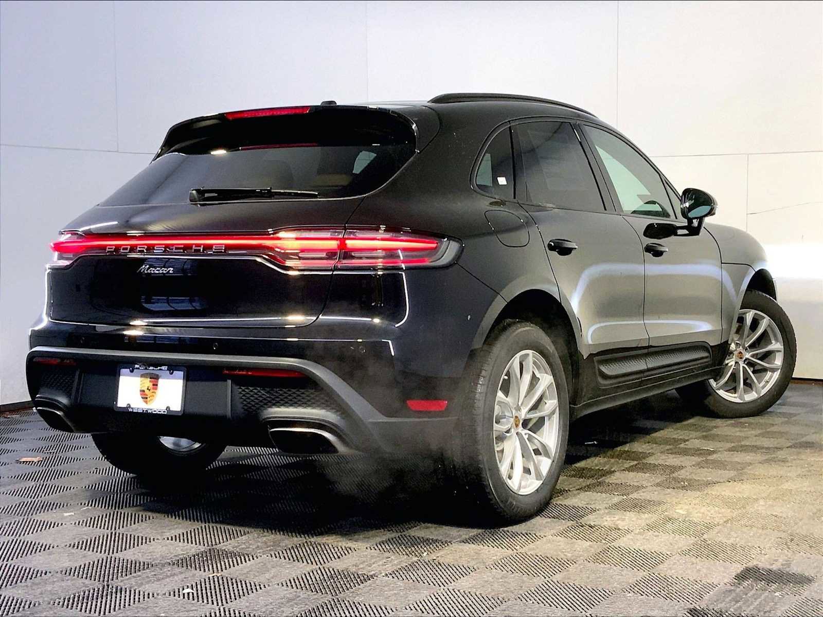 New 2026 Porsche Macan AWD/4WD image 7
