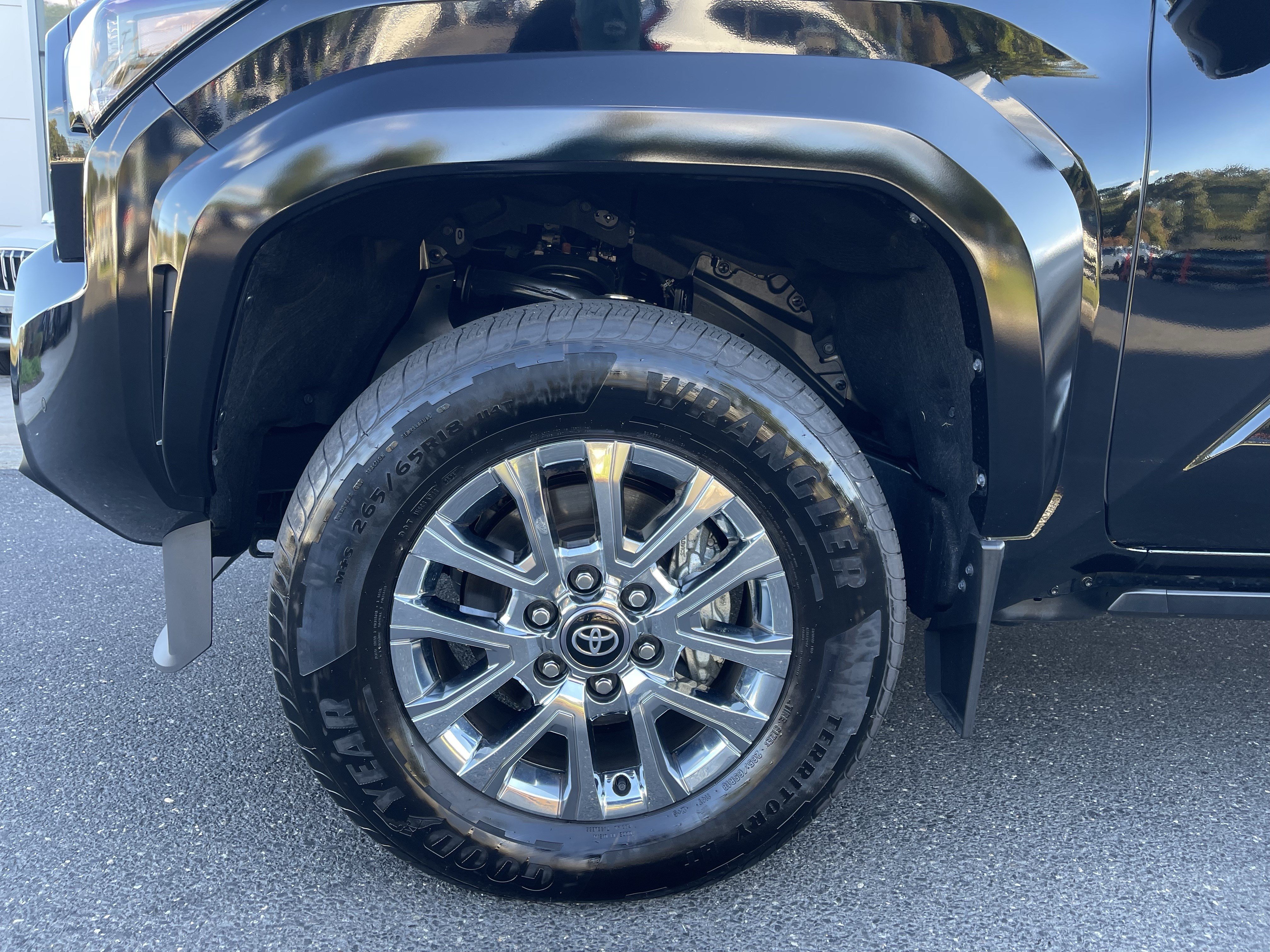 Used 2026 Toyota Tacoma Limited AWD/4WD image 7