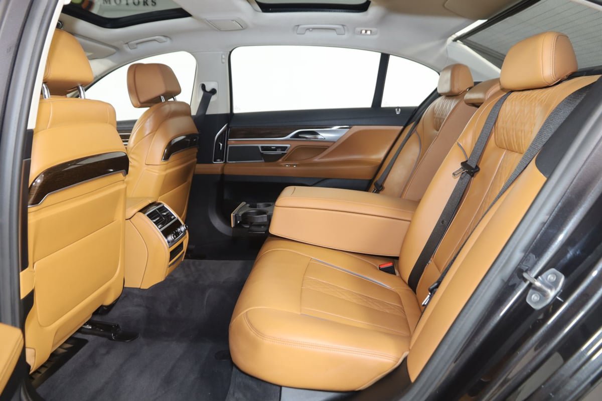 Used 2020 BMW 750i xDrive AWD/4WD image 57