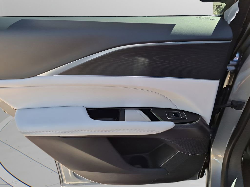 New 2026 Cadillac Lyriq Luxury image 17