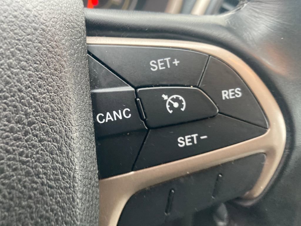 Used 2017 Jeep Cherokee Latitude image 43