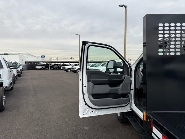 New 2026 Ford F550 4x4 Regular Cab Super Duty image 14