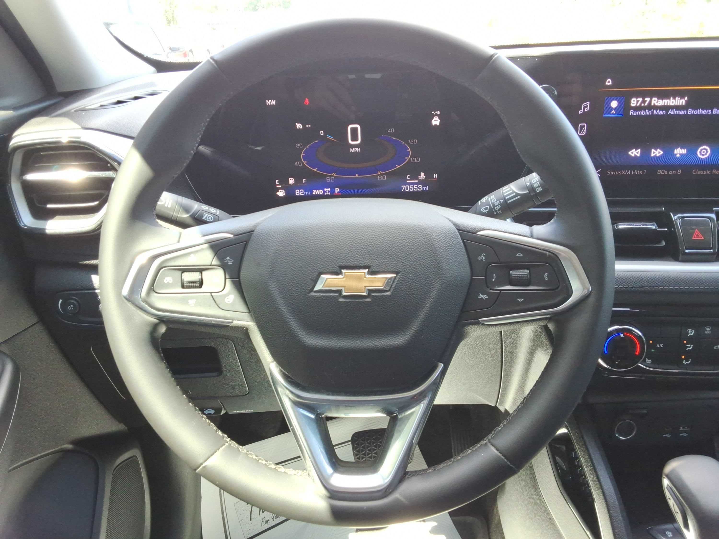 Used 2024 Chevrolet TrailBlazer LT w/ LT Cold Weather Package AWD/4WD image 11