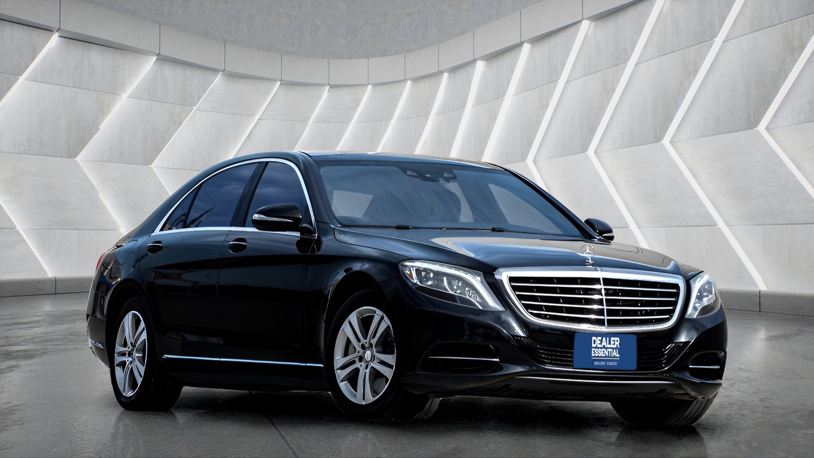 Used 2017 Mercedes-Benz S 550 Sedan image 1