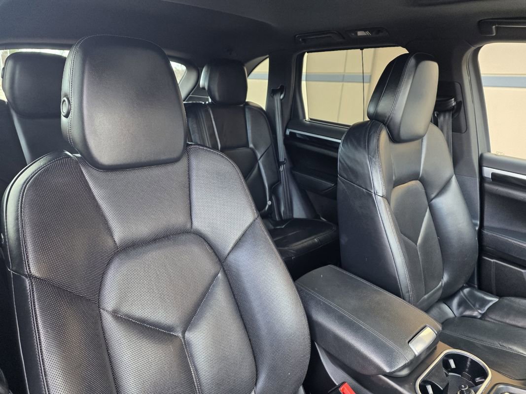 Used 2012 Porsche Cayenne S image 39