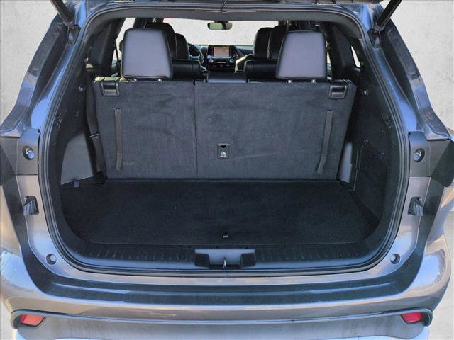 Used 2022 Toyota Highlander XSE image 6
