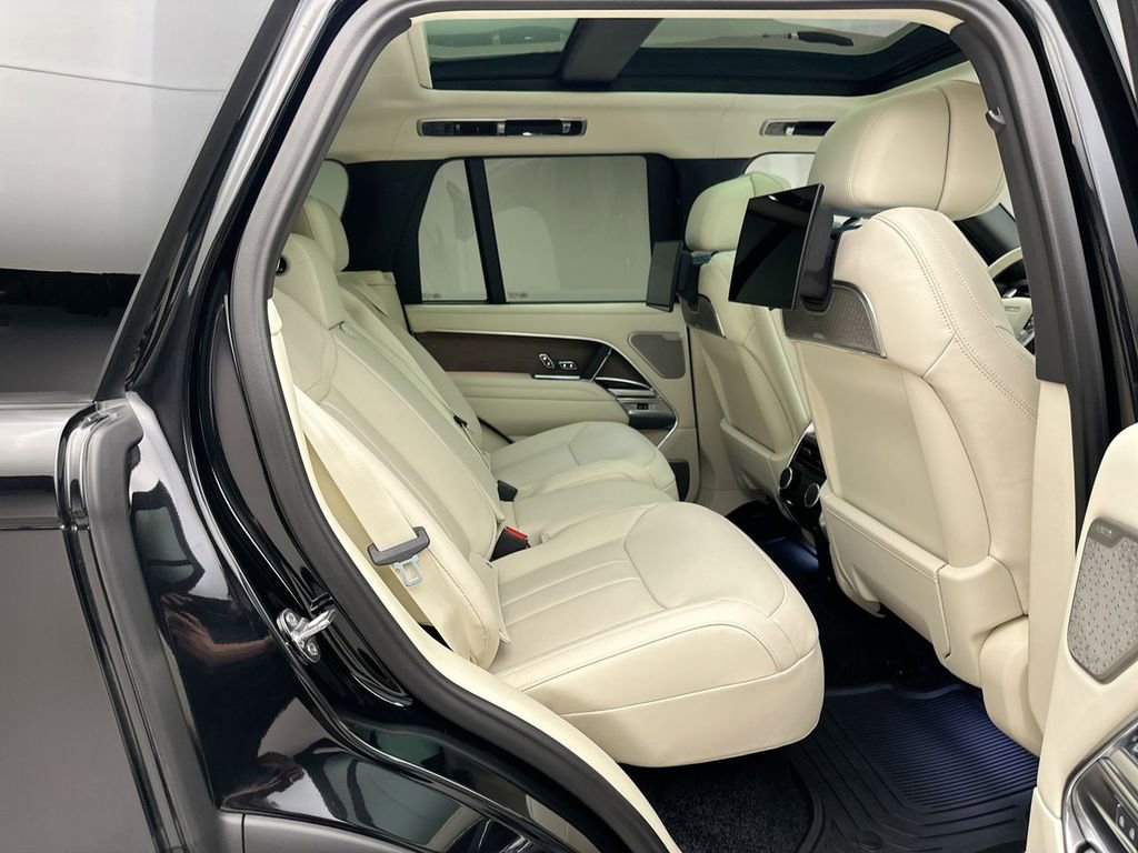 Certified 2025 Land Rover Range Rover Autobiography image 12
