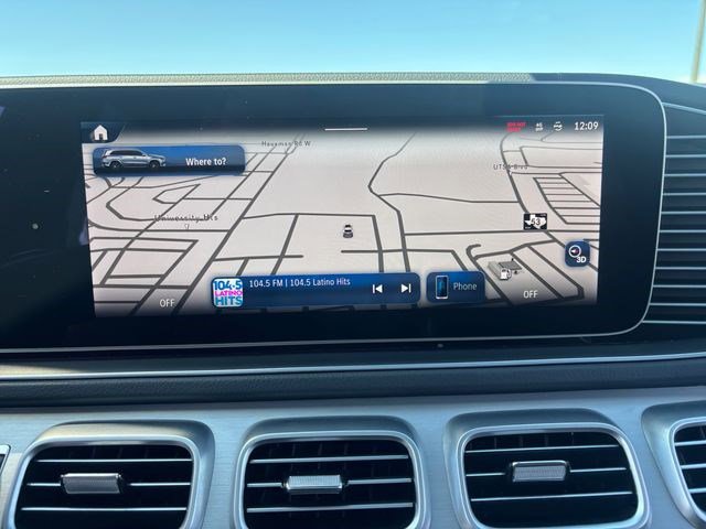 Used 2025 Mercedes-Benz GLS 450 4MATIC image 24