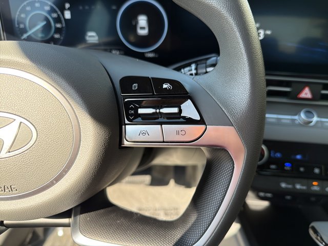 Used 2024 Hyundai Elantra SEL image 16