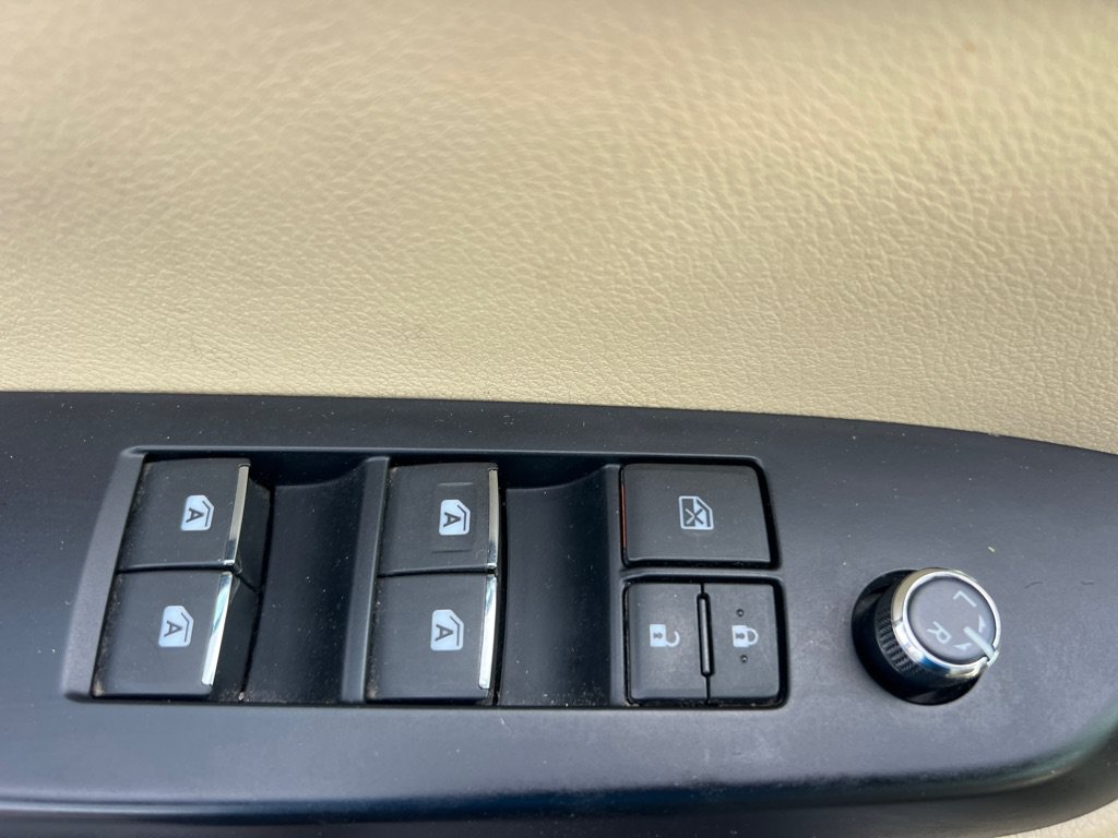 Used 2014 Toyota Highlander Limited AWD/4WD image 27