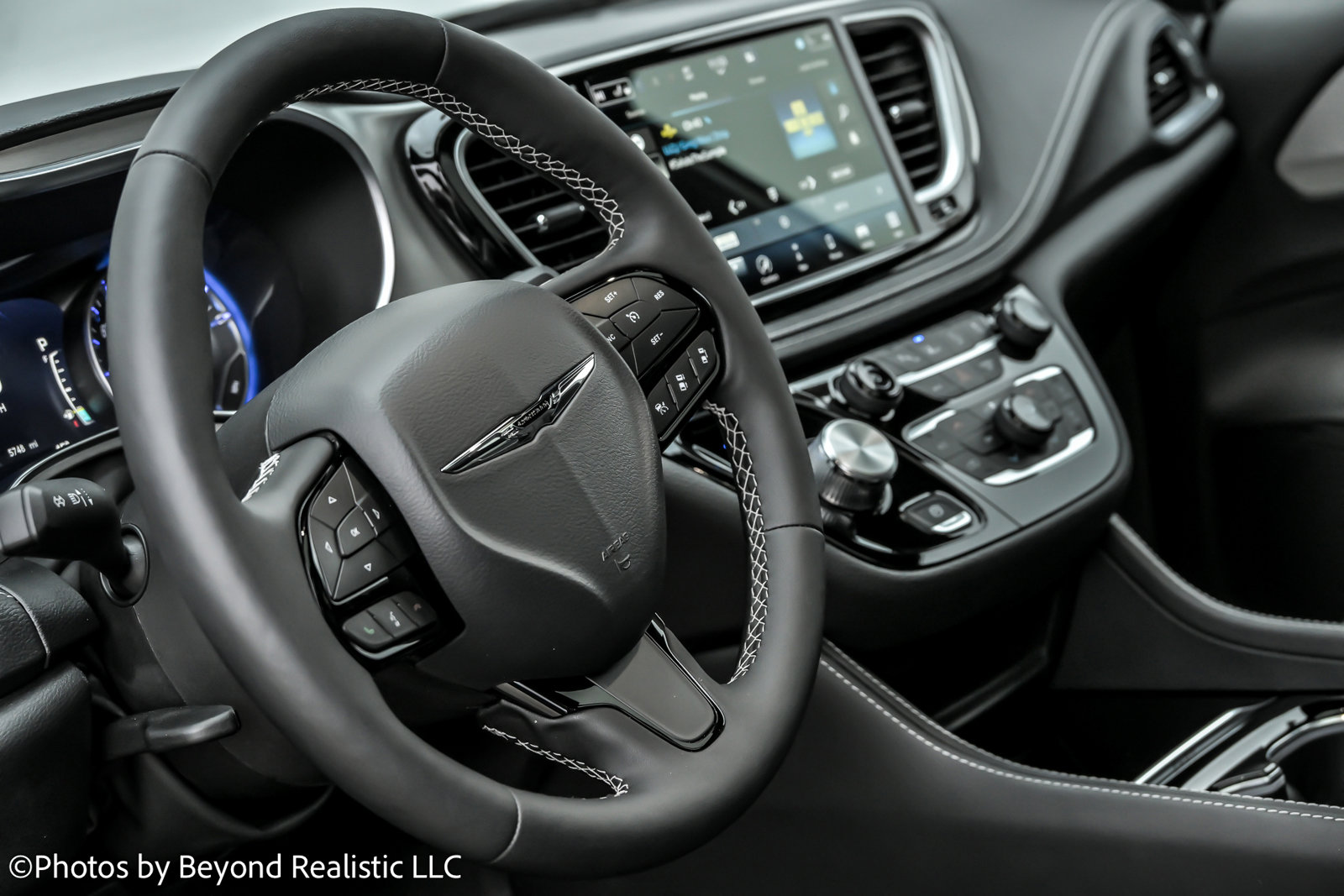 Used 2024 Chrysler Pacifica Limited w/ S Appearance Package image 30