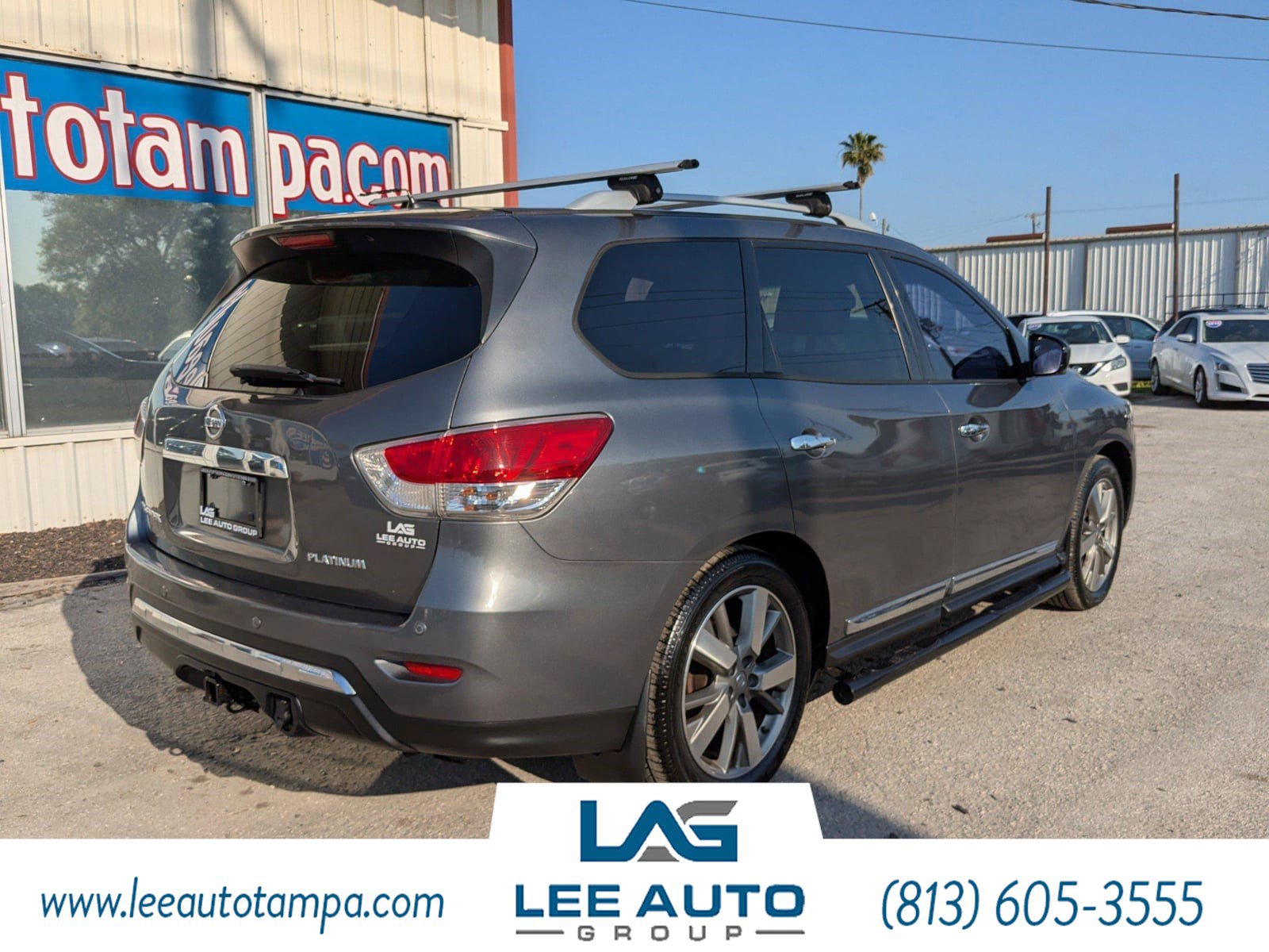 Used 2015 Nissan Pathfinder Platinum w/ Family Entertainment Package image 3